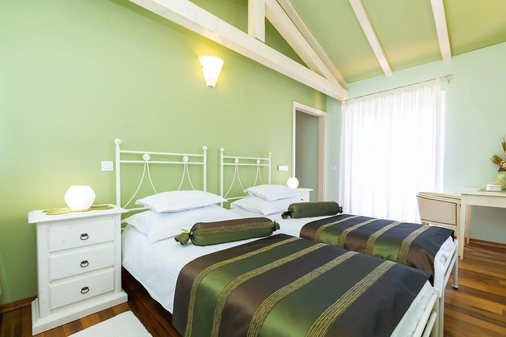 Beautiful Villa Salvea With Pool In Porec Montižana 0*,  Croatie