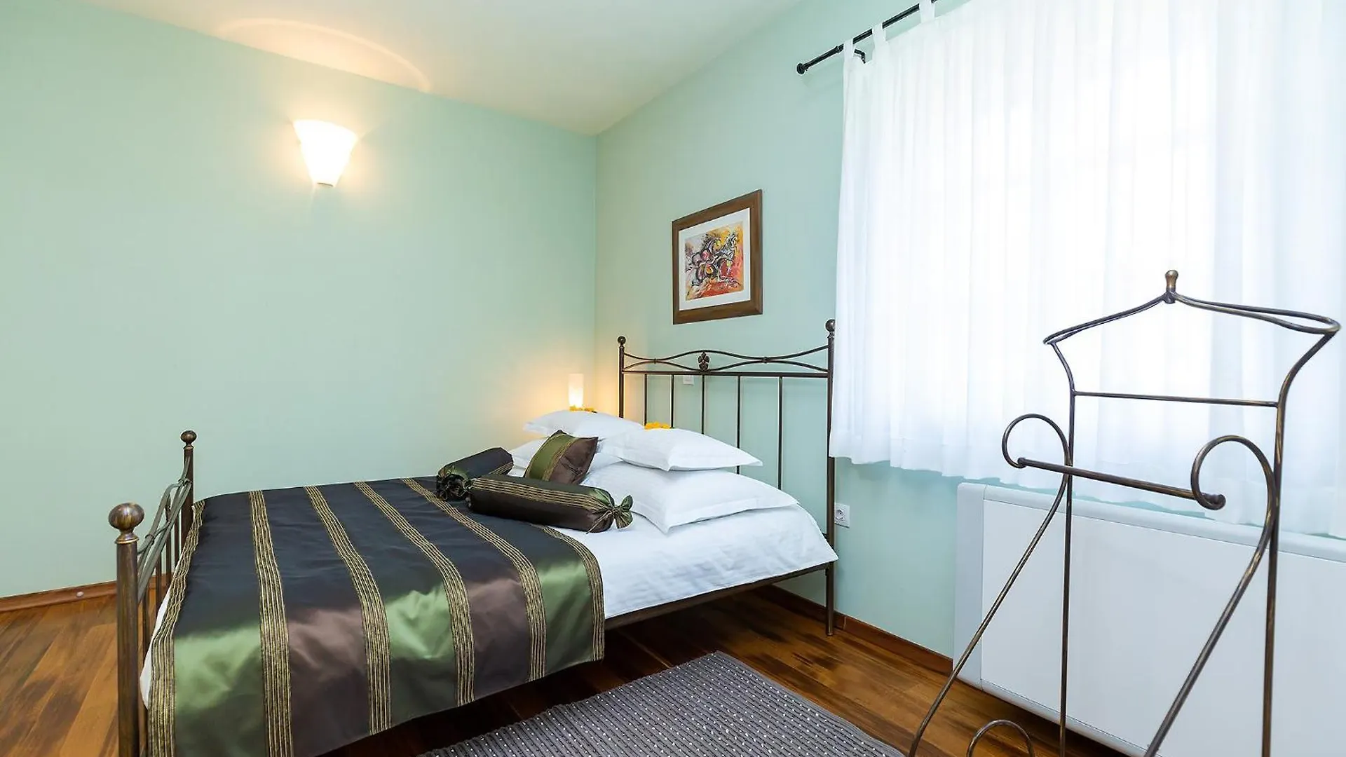 Beautiful Villa Salvea With Pool In Porec Montižana
