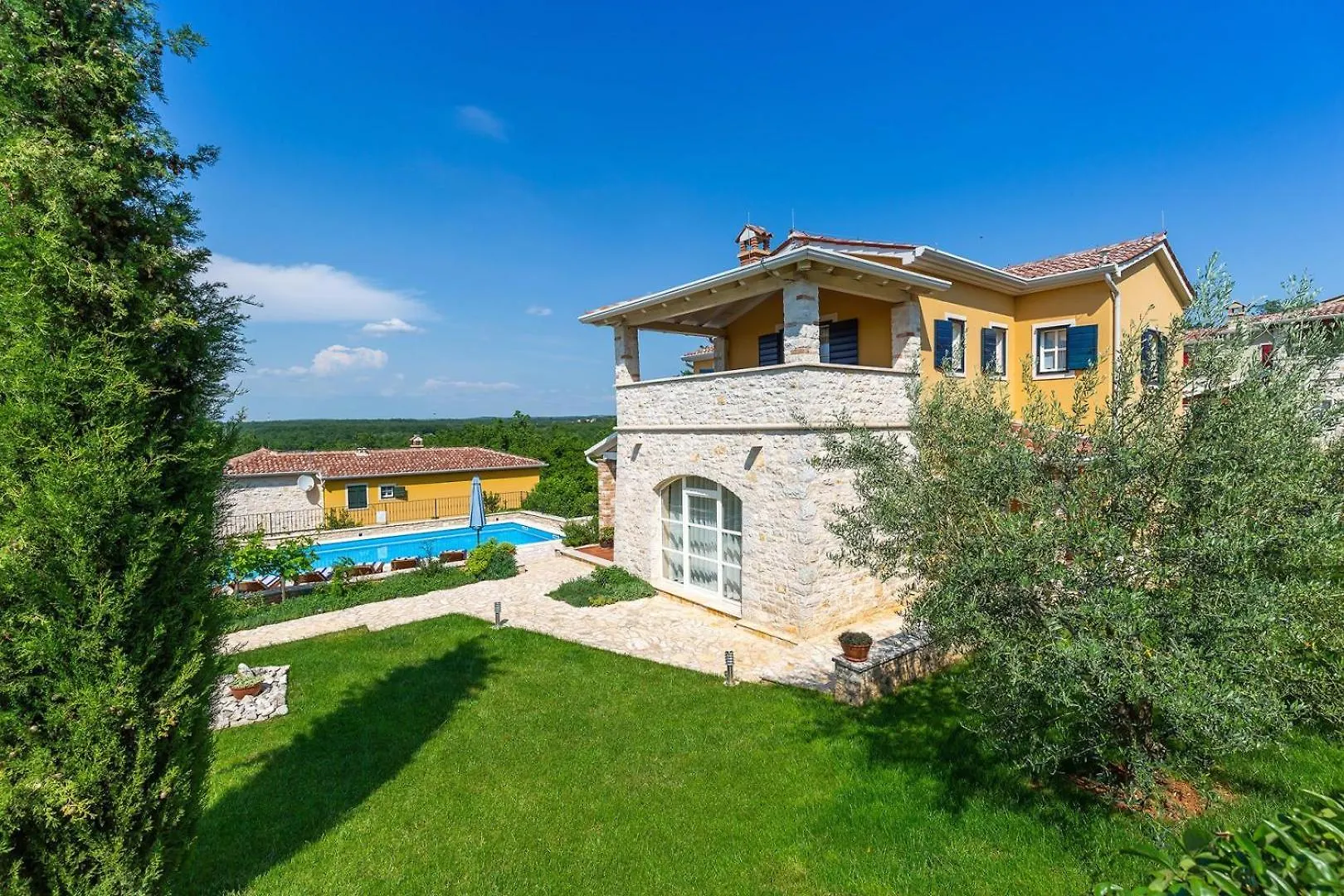 Beautiful Villa Salvea With Pool In Porec Montižana