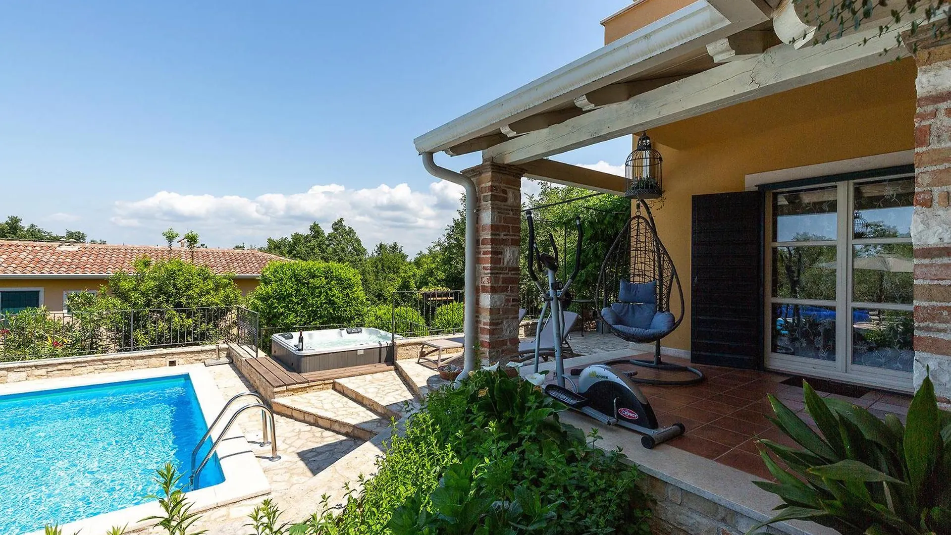 Beautiful Villa Salvea With Pool In Porec Montižana
